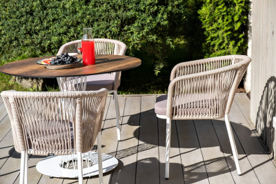 Стул из роупа 4SIS Марсель из роупа, каркас алюминий белый муар, роуп бежевый, ткань бежевая 052 Стул из роупа 4SIS Марсель из роупа, каркас алюминий белый муар, роуп бежевый, ткань бежевая 052