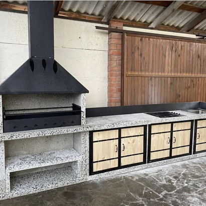 Барбекю кухня со встроенной варочной плитой. КП Золотой карп