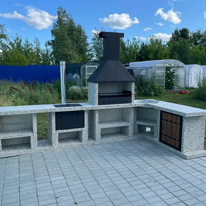 Уличная барбекю зона из натурального камня. КП Алые Паруса