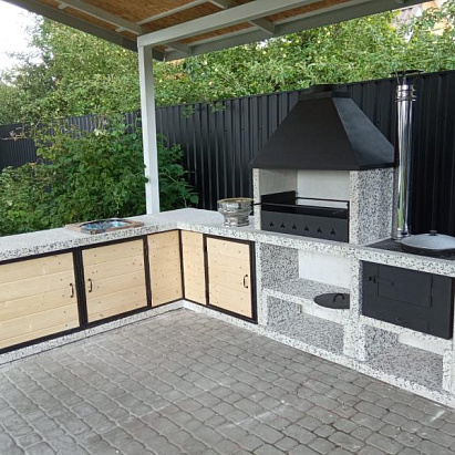 Зона барбекю. Мрамор шахматка. Установлен в г Верхняя Пышма