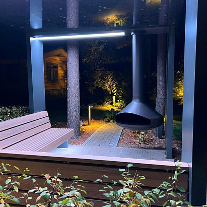 Вращающийся камин Fireline Ergo из нержавейки. Установлен в беседке.